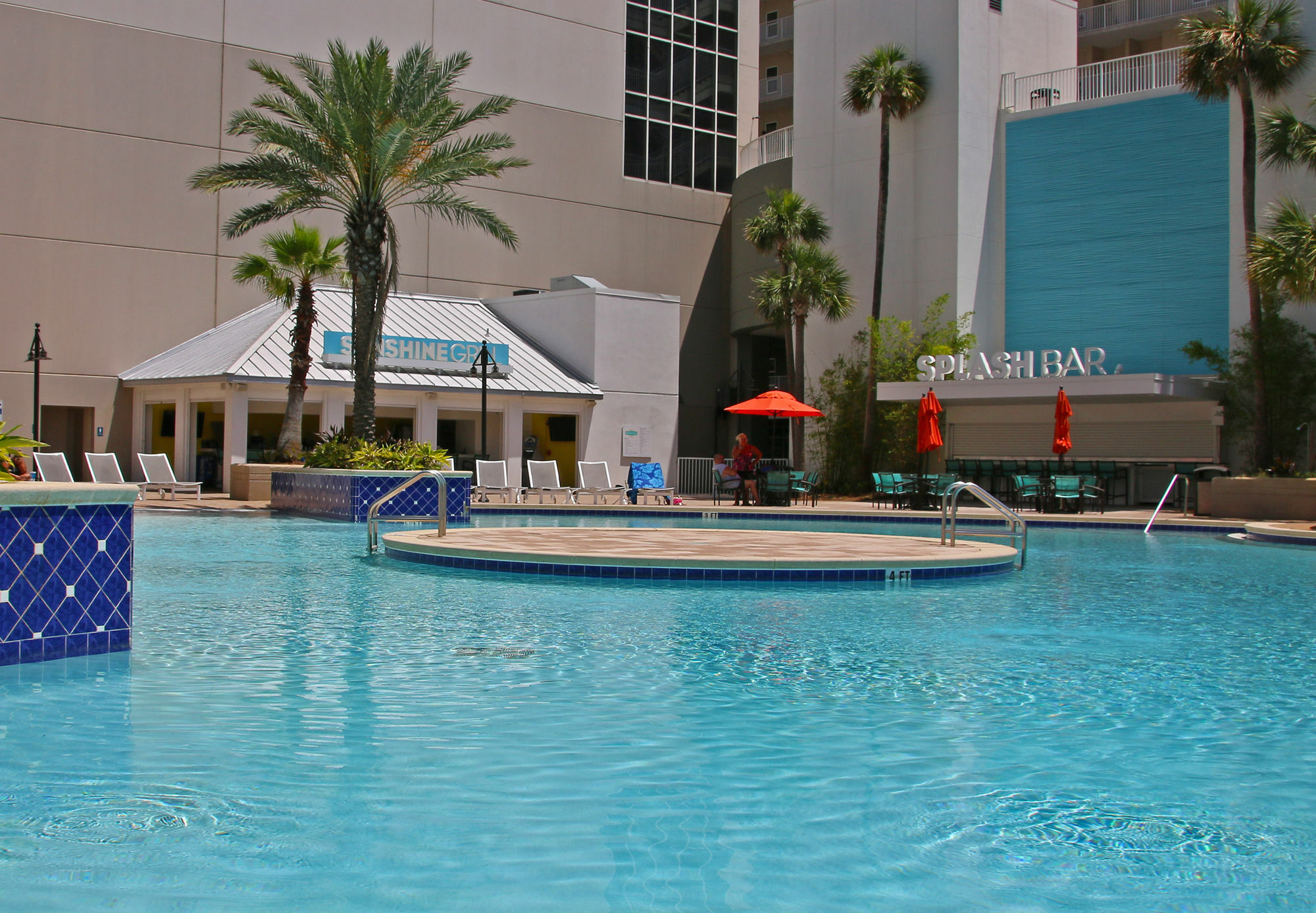 Laketown Wharf Apartment *