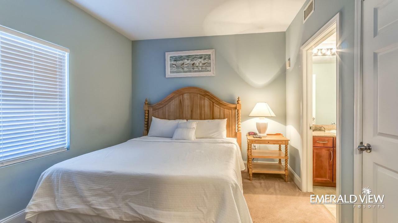 Laketown Wharf Apartment